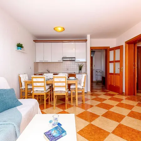 Marija Mit Gemeinschaftspool By Interhome