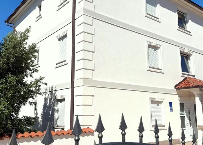 Marija Mit Gemeinschaftspool By Interhome Apartman *