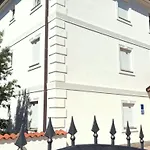 Marija Mit Gemeinschaftspool By Interhome Apartman *