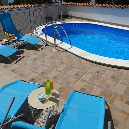 Marija Mit Gemeinschaftspool By Interhome Apartman *