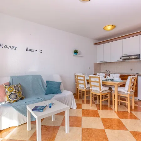 Marija Mit Gemeinschaftspool By Interhome * Crikvenica