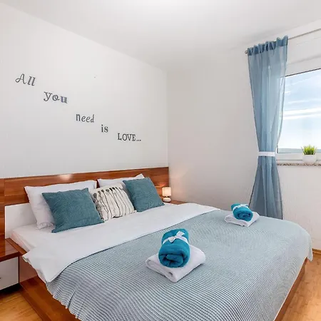 Marija Mit Gemeinschaftspool By Interhome Apartman *